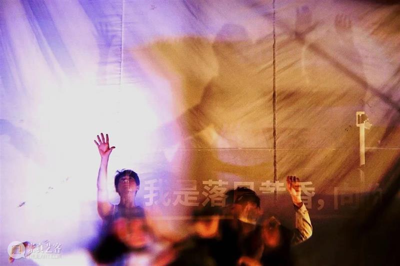 大家都是狂躁的,从热爱理想到热爱金钱 金钱 理想到 生活 我的梦 爱情 戏码 理想 克拉拉 资金 喜剧 崇真艺客