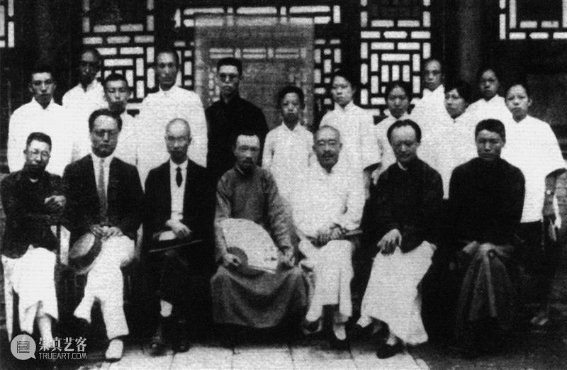 教师节丨致敬美院先生 先生 美院 节日 中央美术学院 历程 贡献 老前辈 敬意 师者 德者 崇真艺客