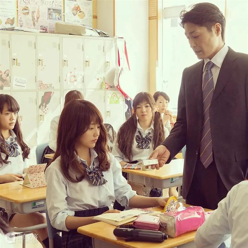 在你的学生生涯中，是否也遇见过这样的老师？ 老师 生涯 学生 博君 师生关系 电影 主题 温馨 师生 情谊 崇真艺客