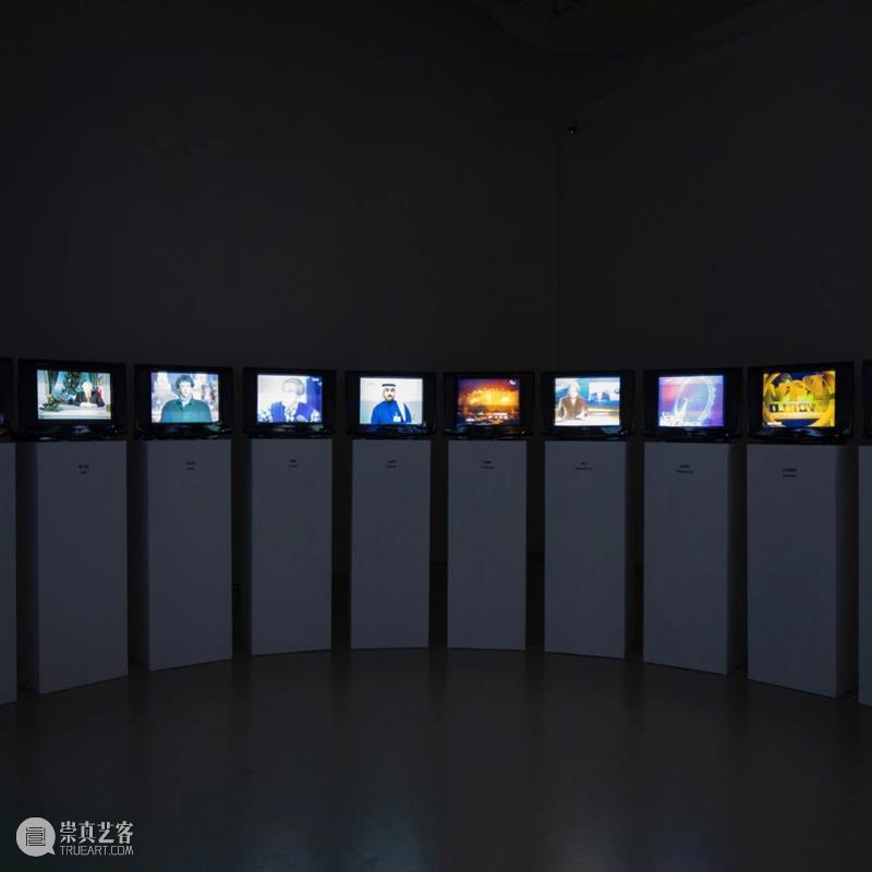 PSA读图 | 《看见过，说不出，倒想起来了……》——刘庆元 刘庆元 PSA 灯箱 装置 艺术家 惠允 节日 金钱 马戏团 电视 崇真艺客
