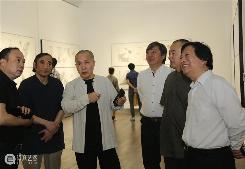 “金陵大咖——周京新画展”今日在金陵美术馆“低调”开展 金陵美术馆 金陵 大咖 周京新 画展 现场 南京书画院 先生 要求 开幕式 崇真艺客