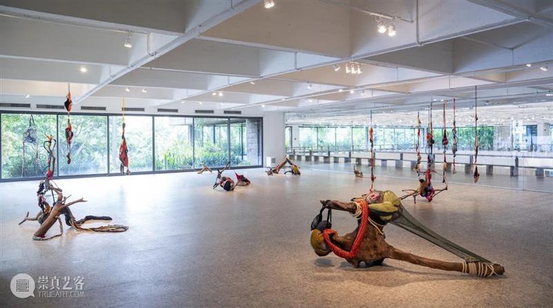 索妮亚·戈麦斯（Sonia Gomes）/玛丽娜·佩雷斯·西芒（Marina Perez Simão）双个展正于佩斯东汉普顿进行 Marina Perez Sim Gomes 索妮 戈麦斯 玛丽娜 佩雷斯 西芒 佩斯东 崇真艺客