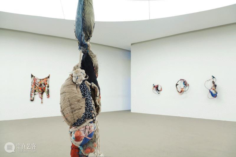 索妮亚·戈麦斯（Sonia Gomes）/玛丽娜·佩雷斯·西芒（Marina Perez Simão）双个展正于佩斯东汉普顿进行 Marina Perez Sim Gomes 索妮 戈麦斯 玛丽娜 佩雷斯 西芒 佩斯东 崇真艺客