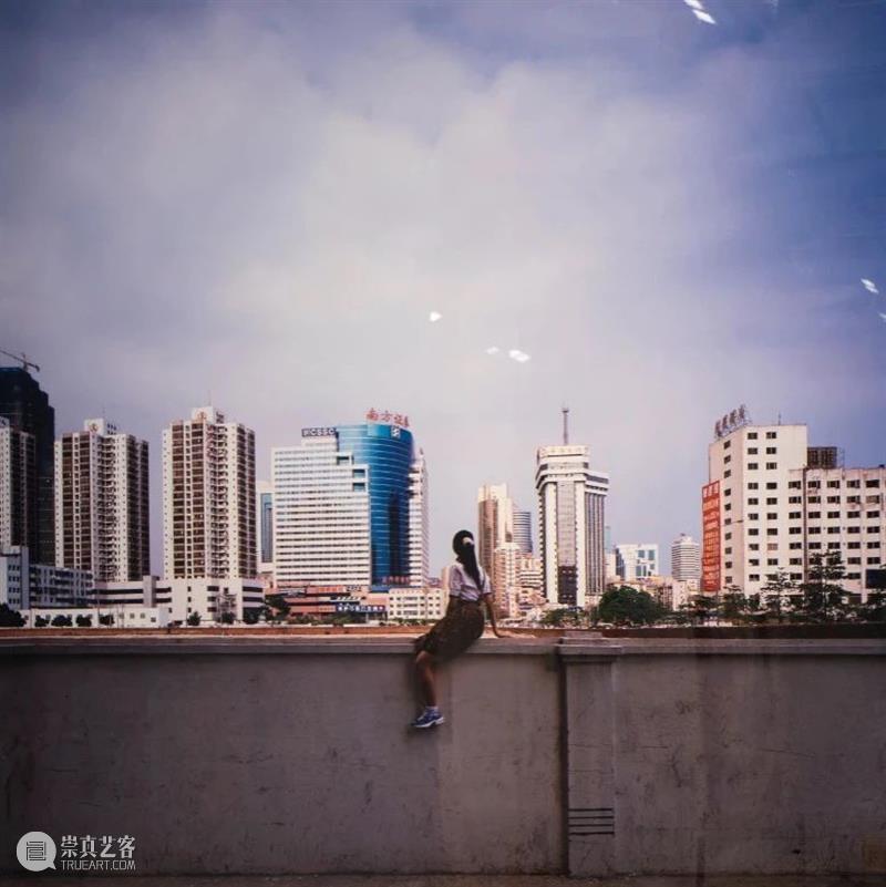 PSA读图 | 《共产微言片段》——Raqs 媒体小组 共产微言片段 Raqs 媒体 小组 PSA 灯箱 装置 艺术家 惠允 以上 崇真艺客