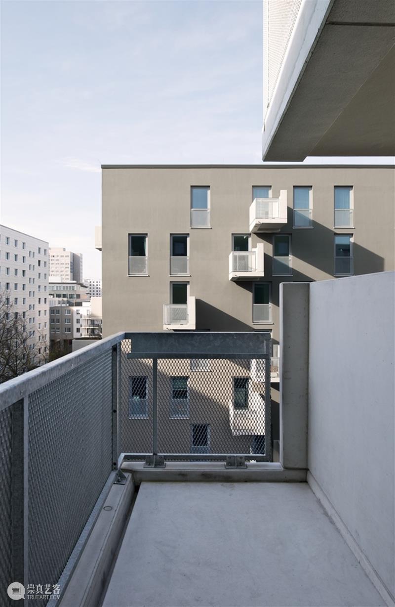 ‘张牙舞爪’的阳台，Paul-Zobel柏林公寓 / Heide & Von Beckerath 阳台 Paul 柏林公寓 Alberts公寓 柏林利希腾伯格区 住宅 综合体 城市 密度 态势 崇真艺客