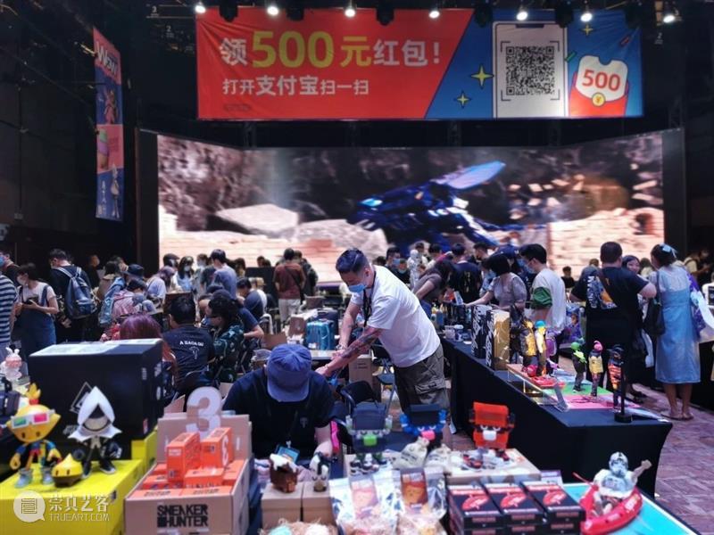 现场直击| 成都潮玩展! 成都 现场 国家对外文化贸易基地 上海 国家版权贸易基地 文化 首日 天公 粉丝们 展会 崇真艺客