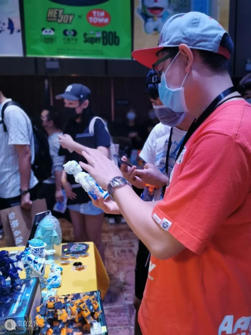 现场直击| 成都潮玩展! 成都 现场 国家对外文化贸易基地 上海 国家版权贸易基地 文化 首日 天公 粉丝们 展会 崇真艺客