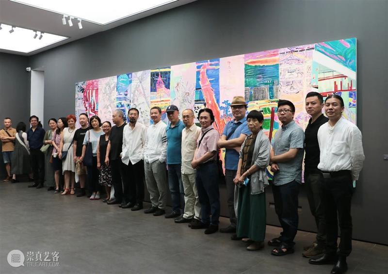 “谁的手指？指向哪里？——焦小健新作展”开幕式全记录 手指 焦小健 新作展 开幕式 艺术 杭州人可艺术中心 帷幕 同济大学 中国美术学院 教授 崇真艺客