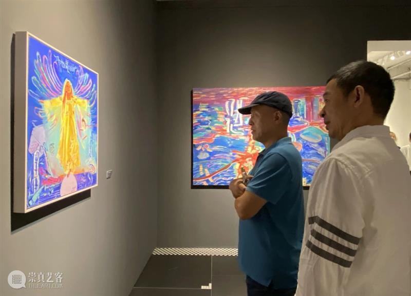 “谁的手指？指向哪里？——焦小健新作展”开幕式全记录 手指 焦小健 新作展 开幕式 艺术 杭州人可艺术中心 帷幕 同济大学 中国美术学院 教授 崇真艺客