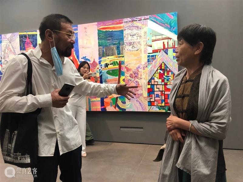 “谁的手指？指向哪里？——焦小健新作展”开幕式全记录 手指 焦小健 新作展 开幕式 艺术 杭州人可艺术中心 帷幕 同济大学 中国美术学院 教授 崇真艺客