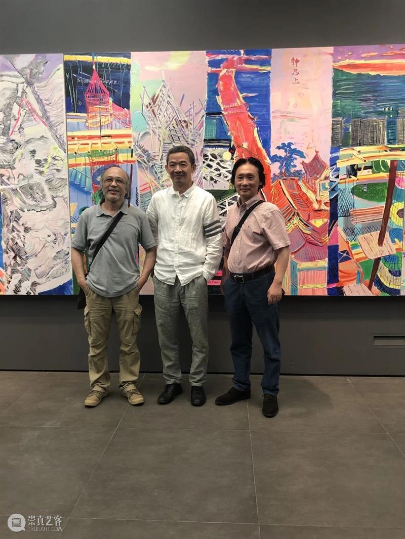 “谁的手指？指向哪里？——焦小健新作展”开幕式全记录 手指 焦小健 新作展 开幕式 艺术 杭州人可艺术中心 帷幕 同济大学 中国美术学院 教授 崇真艺客
