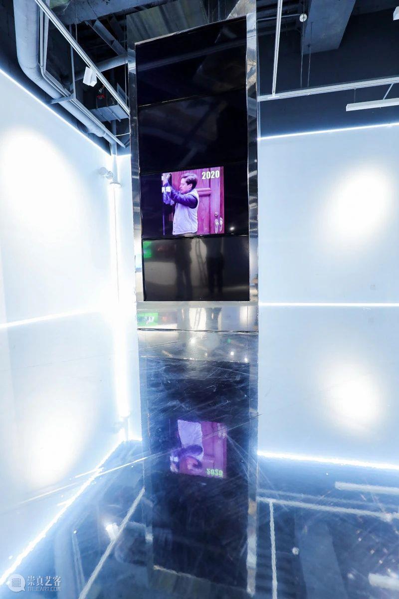 News | Liu Wa and Miao Ying participate in The New Reality News Porsche Baoyang Xinyi iag Huaihai Exhibition Shanghai Winner Multi 崇真艺客