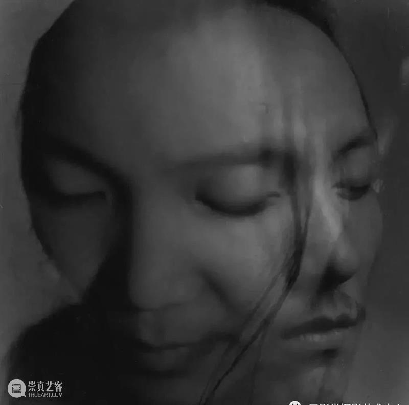 庆祝生活的方法——刘珂&晃晃《镜子》分享会 | 成都艺术书展 生活 方法 镜子 刘珂 成都 艺术 书展 晃晃 艺术家 时间 崇真艺客