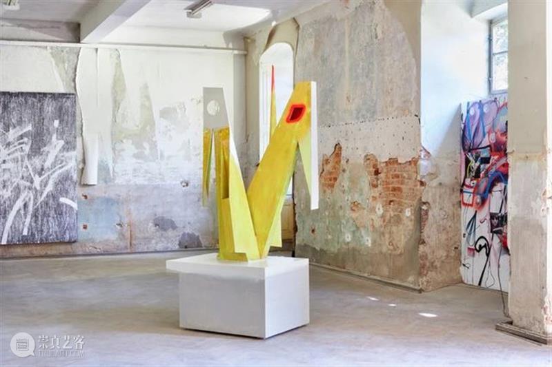 托马斯·舍比茨（Thomas Schebitz）的双面雕塑在第25届 ROHKUNSTBAU 艺术节 ROH 艺术节 托马斯 舍比茨 雕塑 Thomas 德国 勃兰登堡 过去 艺术家们 崇真艺客