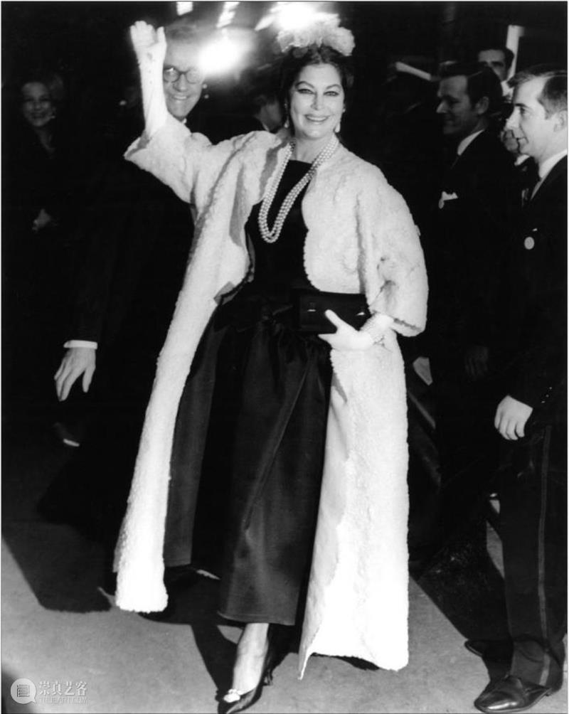 展览推荐丨在中国丝绸博物馆，遇见巴黎风尚（文末有赠票福利） 中国丝绸博物馆 巴黎 福利 风尚 克里斯蒂安 迪奥 西班牙 设计师 Cristóbal Balenciaga 崇真艺客