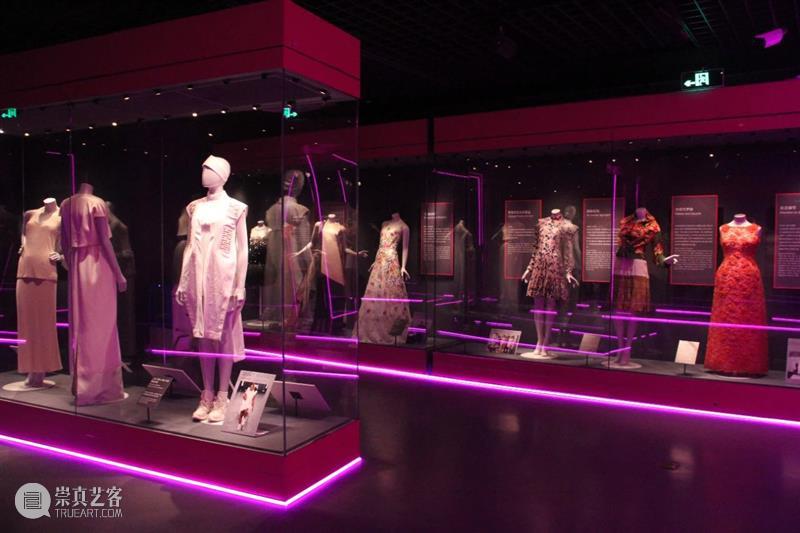展览推荐丨在中国丝绸博物馆，遇见巴黎风尚（文末有赠票福利） 中国丝绸博物馆 巴黎 福利 风尚 克里斯蒂安 迪奥 西班牙 设计师 Cristóbal Balenciaga 崇真艺客