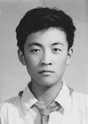 张郎郎｜鸽 子（1962） 张郎郎 ｜鸽 北京101中学 鸽子 晨雾 声音 纱帐 歌声 晨光里 微光 崇真艺客