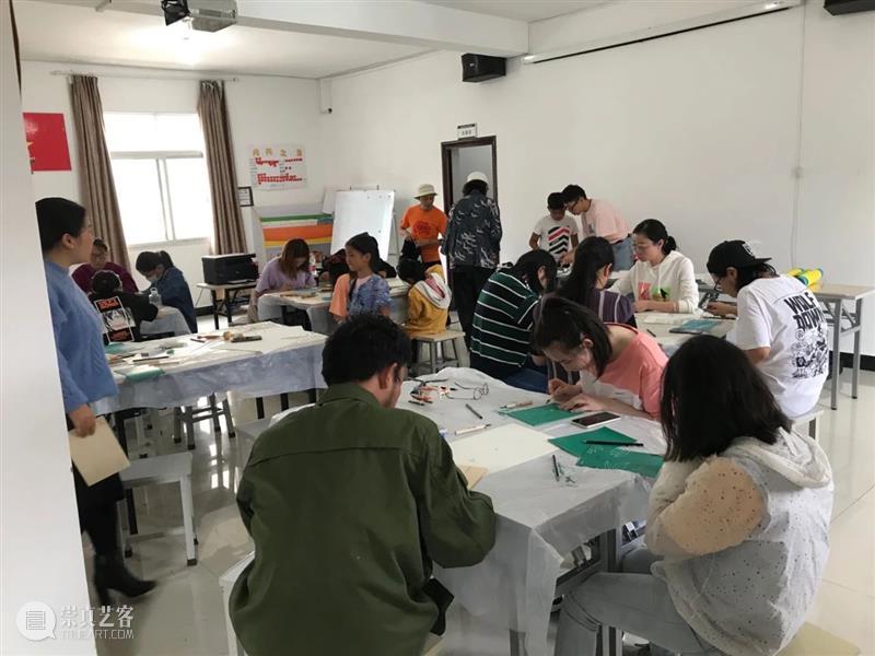 社区实验室 x《刺纸》工作坊 | 无脑乱挥刀+认真打印 @海口无墙幼儿园 刺纸 工作坊 社区 实验室 幼儿园 海口 杂志 封面 朋友 版画 崇真艺客