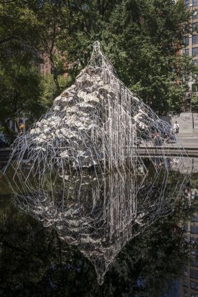 同行/被冻结的坍塌 | Diana Al-Hadid Hadid 同行 亚裔 美国 当代 艺术家 生活 工作 布鲁克林 雕塑 崇真艺客