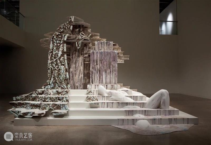 同行/被冻结的坍塌 | Diana Al-Hadid Hadid 同行 亚裔 美国 当代 艺术家 生活 工作 布鲁克林 雕塑 崇真艺客