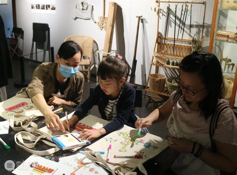 双节庆,秀涂鸦、捏“玉兔”,徐汇艺术馆让你一天全都GET! 徐汇艺术馆 玉兔 节庆 双节 系列 活动 街边 国旗 道路 两旁 崇真艺客