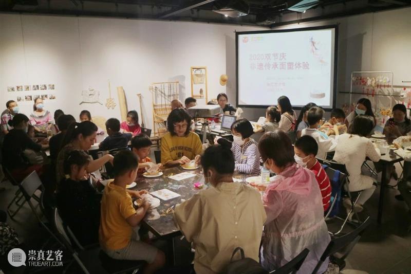 双节庆,秀涂鸦、捏“玉兔”,徐汇艺术馆让你一天全都GET! 徐汇艺术馆 玉兔 节庆 双节 系列 活动 街边 国旗 道路 两旁 崇真艺客