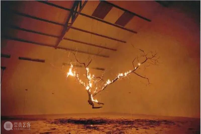 祥山 · 展评 | 巫鸿：火与玉的启示——谈史金淞作品  巫鸿 作品 史金淞 火与玉 祥山 展评 巫鸿 机械 底座 真人 玉雕 崇真艺客