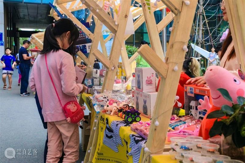 临港国际艺术园“滴水集”艺术集市火热进行中  临港当代美术馆 临港 滴水集 艺术 集市 国际 艺术园 NIGHT 技术 人们 数据 崇真艺客