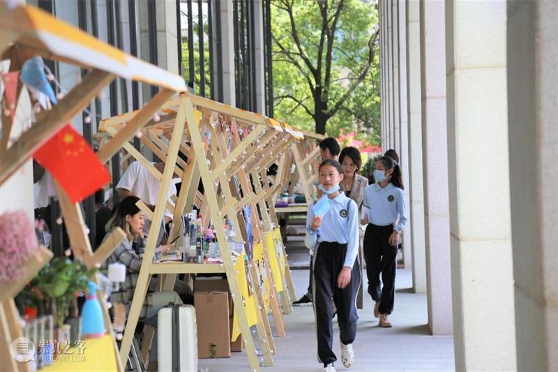 临港国际艺术园“滴水集”艺术集市火热进行中  临港当代美术馆 临港 滴水集 艺术 集市 国际 艺术园 NIGHT 技术 人们 数据 崇真艺客