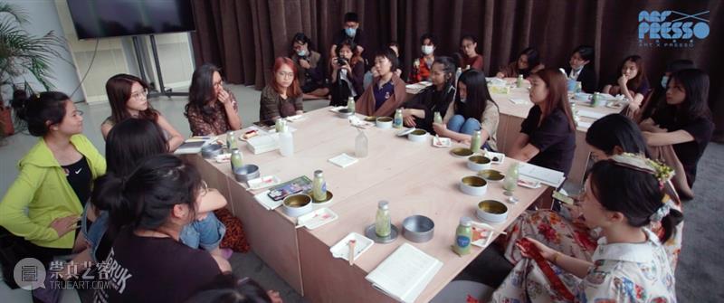 业余艺术频道“专业看展览”第三集——美女PK主持人  广东时代美术馆 艺术 频道 专业 主持人 美女 艺术界 Cindy 作品 叶余 长假 崇真艺客