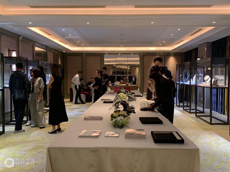 【保利拍卖十五周年】10月保利香港及北京联合拍卖 | 巡展10月8日移师成都 保利香港 保利拍卖 北京 成都 北京保利 庆典 首场 珠宝 钟表 主题 崇真艺客