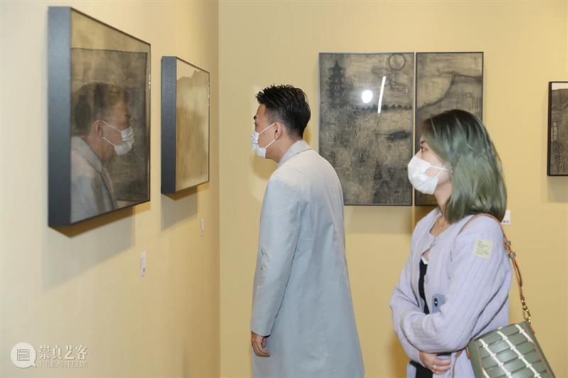 『香蕉专访』彭玮：自我发问有意思，一直问下去也许会问到答案 彭玮 答案 香蕉 青年 艺术 嘉德艺术中心 主题 总监 关键词 状态 崇真艺客