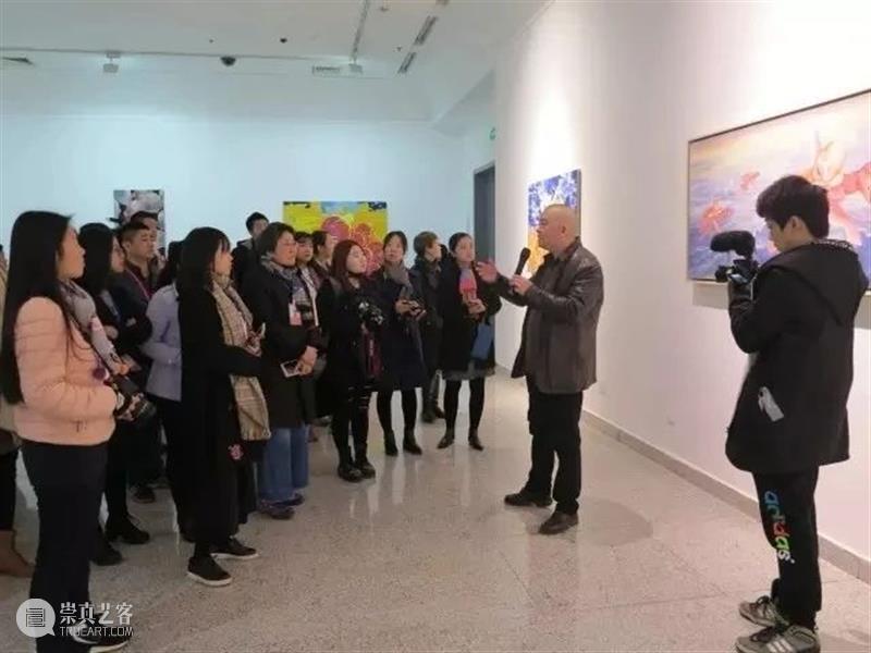 馆长导览日 解读艺术之美 馆长 导览日 艺术 馆藏 内容 面前 展品 学问 美术馆 事情 崇真艺客