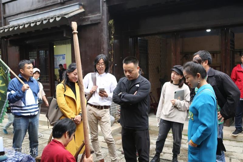 与众不同，别开生面——“第七届中国先锋戏剧青年设计师提名展”拉开序幕 中国 先锋 戏剧 青年 设计师 提名展 上方 中国舞台美术学会 右上 星标 崇真艺客