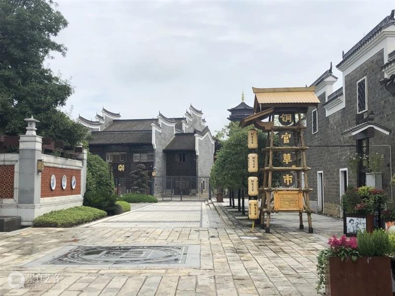与众不同，别开生面——“第七届中国先锋戏剧青年设计师提名展”拉开序幕 中国 先锋 戏剧 青年 设计师 提名展 上方 中国舞台美术学会 右上 星标 崇真艺客