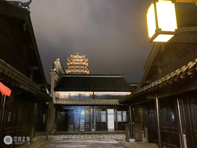 与众不同，别开生面——“第七届中国先锋戏剧青年设计师提名展”拉开序幕 中国 先锋 戏剧 青年 设计师 提名展 上方 中国舞台美术学会 右上 星标 崇真艺客