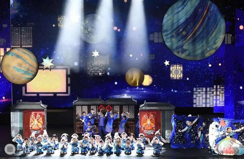 “我和祖国一起成长”主题活动在国家大剧院成功举办 国家大剧院 祖国 主题 活动 中国 中国宋庆龄基金会 中国福利会 北京市教育委员会协办 全国 青少年 崇真艺客