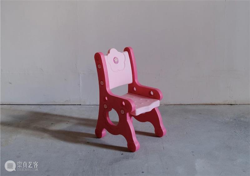2020 OCT-LOFT公共艺术展 | 废弃家具只是放错位置的资源。 资源 OCT LOFT 家具 位置 艺术展 目光 器物 物品 需求 崇真艺客