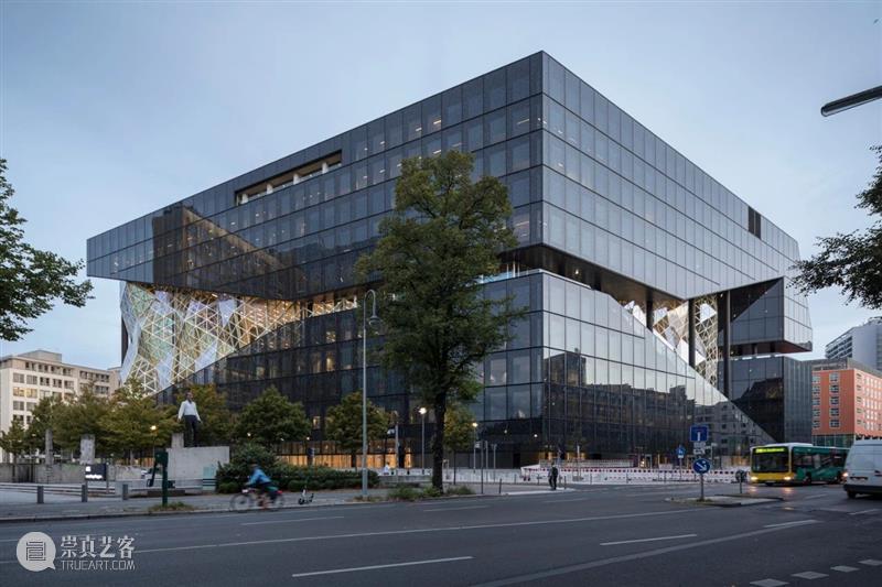 OMA 新作：Axel Springer 柏林园区，‘镜像’台地式中庭 园区 柏林 中庭 OMA 镜像 新作 Axel Springer Springer出版集团 大楼 崇真艺客