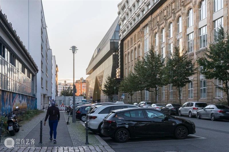 OMA 新作：Axel Springer 柏林园区，‘镜像’台地式中庭 园区 柏林 中庭 OMA 镜像 新作 Axel Springer Springer出版集团 大楼 崇真艺客