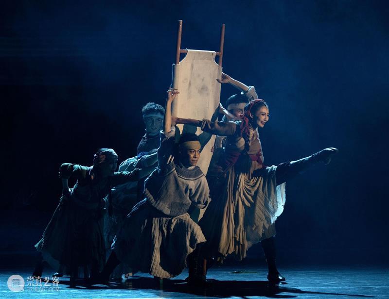 《骑兵》《石榴花开》《红旗》《努力餐》《朱自清》——五部“荷花奖”作品精彩剧照赏析 荷花奖 作品 骑兵 朱自清 石榴花开 红旗 努力餐 剧照 上方 中国舞台美术学会 崇真艺客