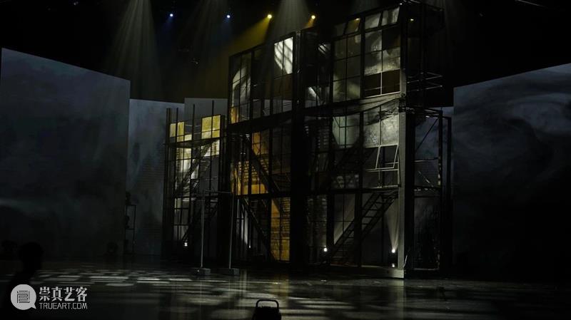 《骑兵》《石榴花开》《红旗》《努力餐》《朱自清》——五部“荷花奖”作品精彩剧照赏析 荷花奖 作品 骑兵 朱自清 石榴花开 红旗 努力餐 剧照 上方 中国舞台美术学会 崇真艺客