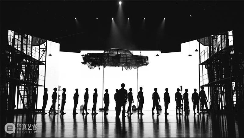 《骑兵》《石榴花开》《红旗》《努力餐》《朱自清》——五部“荷花奖”作品精彩剧照赏析 荷花奖 作品 骑兵 朱自清 石榴花开 红旗 努力餐 剧照 上方 中国舞台美术学会 崇真艺客