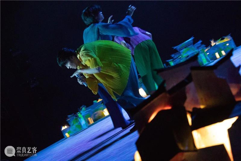 《骑兵》《石榴花开》《红旗》《努力餐》《朱自清》——五部“荷花奖”作品精彩剧照赏析 荷花奖 作品 骑兵 朱自清 石榴花开 红旗 努力餐 剧照 上方 中国舞台美术学会 崇真艺客