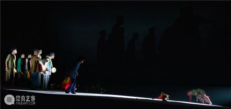 《骑兵》《石榴花开》《红旗》《努力餐》《朱自清》——五部“荷花奖”作品精彩剧照赏析 荷花奖 作品 骑兵 朱自清 石榴花开 红旗 努力餐 剧照 上方 中国舞台美术学会 崇真艺客