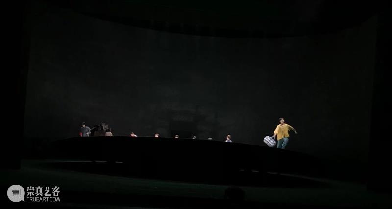 《骑兵》《石榴花开》《红旗》《努力餐》《朱自清》——五部“荷花奖”作品精彩剧照赏析 荷花奖 作品 骑兵 朱自清 石榴花开 红旗 努力餐 剧照 上方 中国舞台美术学会 崇真艺客