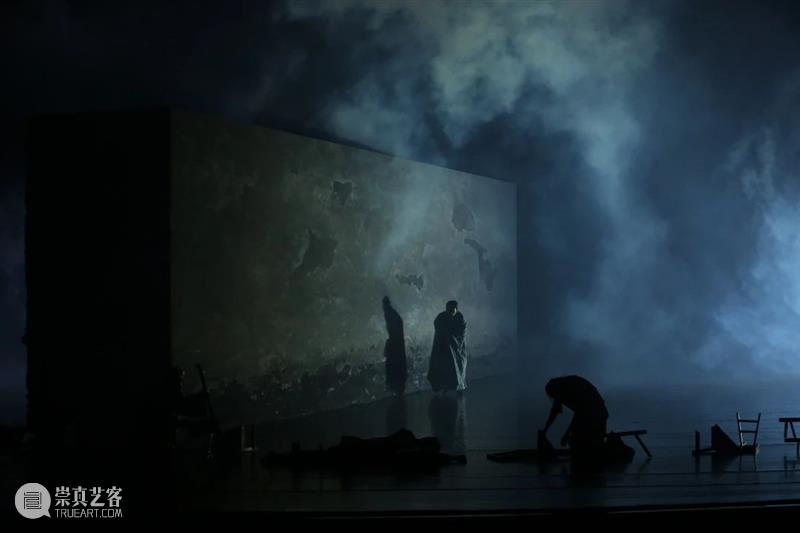 《骑兵》《石榴花开》《红旗》《努力餐》《朱自清》——五部“荷花奖”作品精彩剧照赏析 荷花奖 作品 骑兵 朱自清 石榴花开 红旗 努力餐 剧照 上方 中国舞台美术学会 崇真艺客