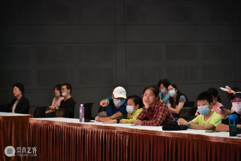 【中华艺术宫 | 现场】8天长假，近5万观众领略艺术之美 艺术 长假 中华艺术宫 观众 现场 假期 疫情 高峰 宫观展 上海市 崇真艺客