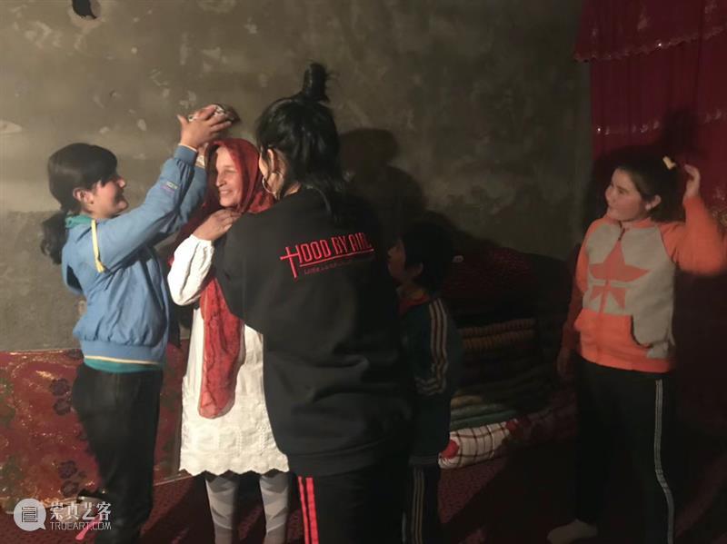 敞开工作｜马海伦：不断在路上观察和感受，让“命中注定”的缘分带着我 博文精选 Xiaohui 马海伦 工作 缘分 故乡 现场 图片 高台 当代 艺术 中心 崇真艺客