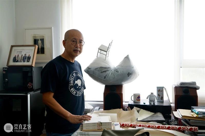 特别项目 |《枕头与椅子》 “积聚与生成——2020上海当代艺术展”参展作品 项目 枕头与椅子 作品 上海 艺术展 Project ANDCHAIR 周小平 当代 艺术家 崇真艺客